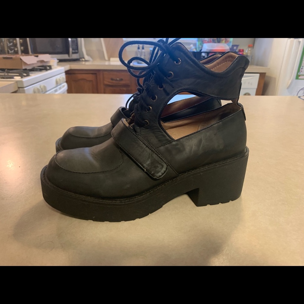 Jeffrey Campbell Cut-out block boot